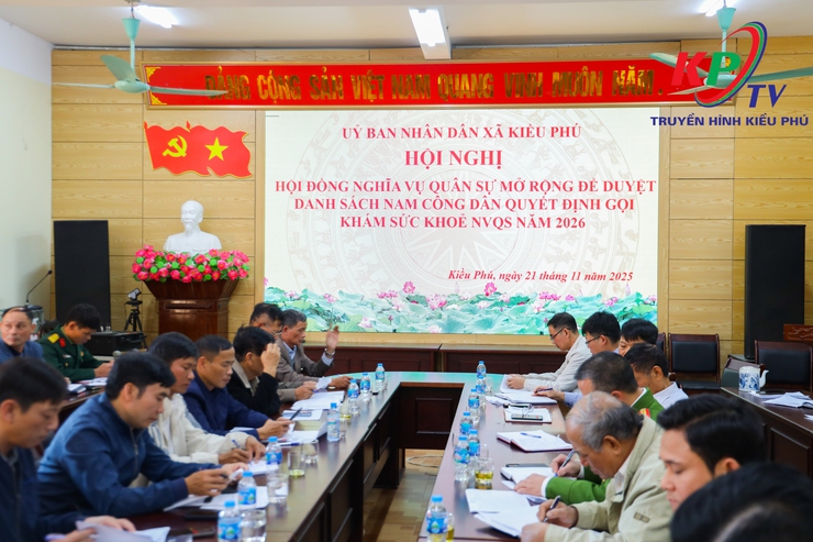 Hội đồng NVQS xã Kiều Phú tổ chức hội nghị mở rộng để duyệt danh sách nam công dân Quyết định gọi khám sức khoẻ NVQS năm 2026.- Ảnh 2.