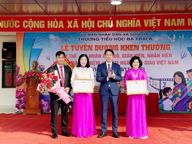 Trường Tiểu học Ba Trại A long trọng tổ chức lễ kỷ niệm 43 năm Ngày Nhà giáo Việt Nam- Ảnh 2.