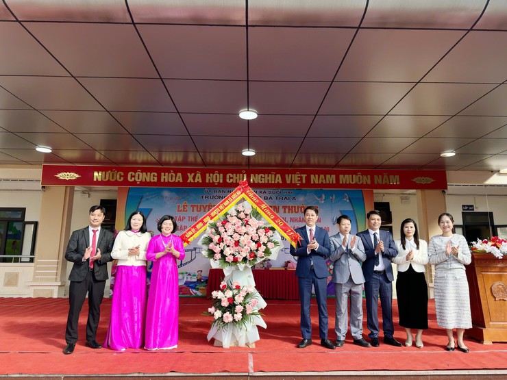 Trường Tiểu học Ba Trại A long trọng tổ chức lễ kỷ niệm 43 năm Ngày Nhà giáo Việt Nam- Ảnh 1.