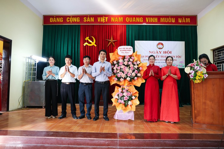 Rực rỡ sắc màu đoàn kết tại 37 thôn, 
Cụm dân cư trên địa bàn xã Chương Dương
- Ảnh 7.