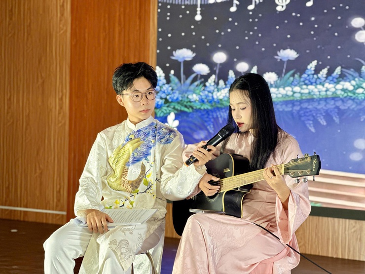 Chương trình Hội thi “Cô giáo THPT Đỗ Mười tài năng, duyên dáng” lần thứ I, năm học 2025-2026.- Ảnh 2.