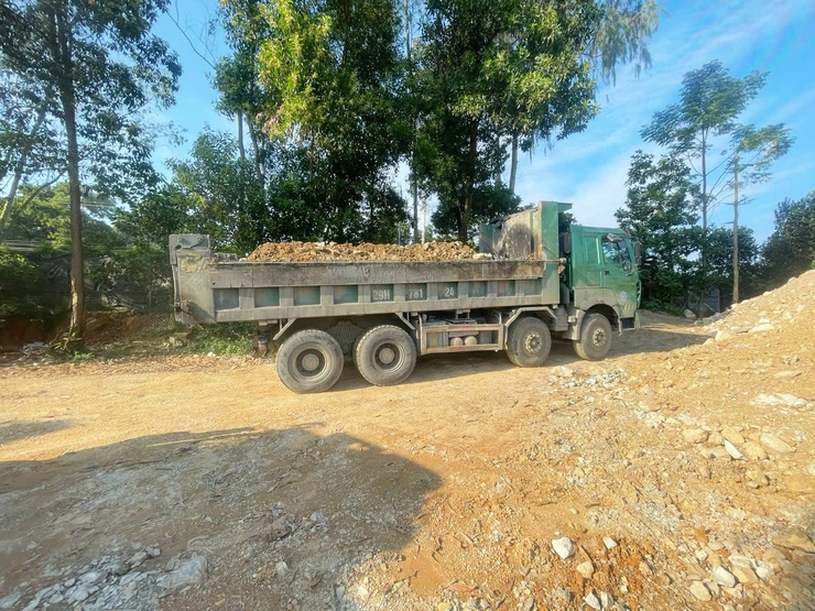 Người dân tự tháo dỡ công trình vi phạm tại hồ Đồng Mô- Ảnh 2.