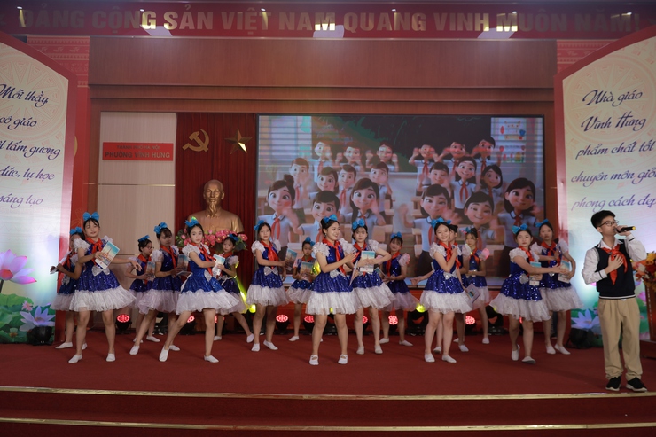 GẶP MẶT KỶ NIỆM 43 NĂM NGÀY NHÀ GIÁO VIỆT NAM VÀ TUYÊN DƯƠNG NHÀ GIÁO TIÊU BIỂU PHƯỜNG VĨNH HƯNG NĂM 2025- Ảnh 2.