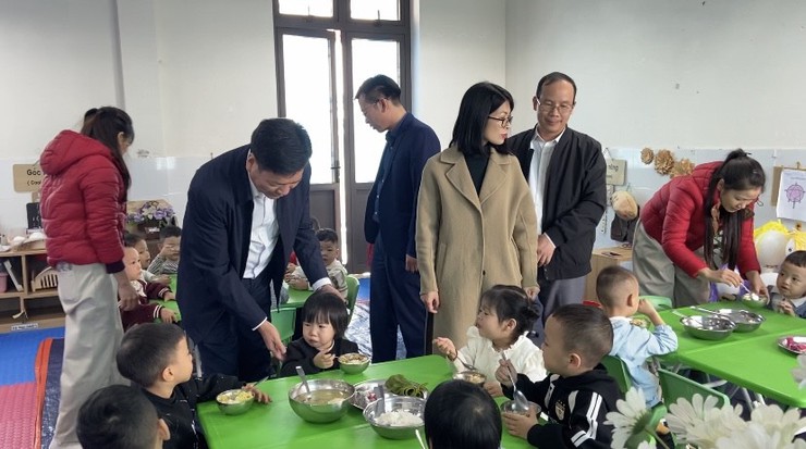 Lãnh đạo xã Phúc Thọ kiểm tra đột xuất công tác bán trú tại các trường học- Ảnh 3.