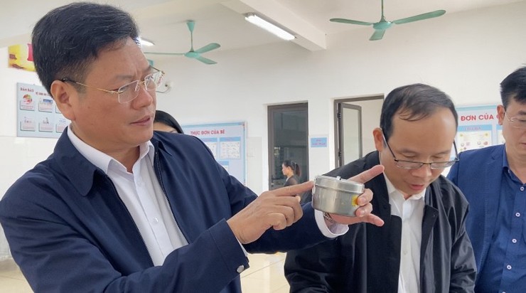 Lãnh đạo xã Phúc Thọ kiểm tra đột xuất công tác bán trú tại các trường học- Ảnh 2.