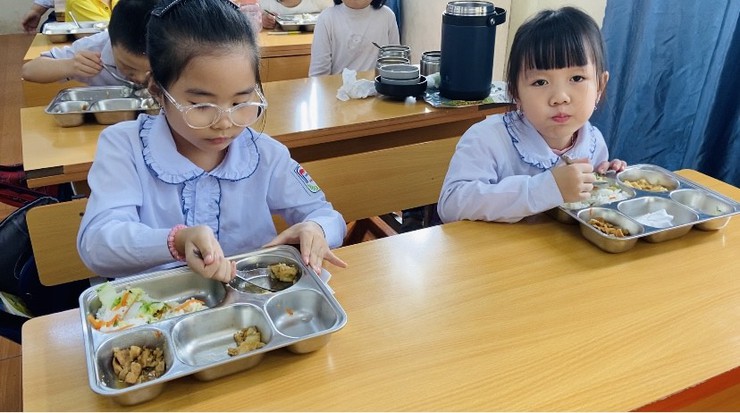 Lãnh đạo xã Phúc Thọ kiểm tra đột xuất công tác bán trú tại các trường học- Ảnh 6.