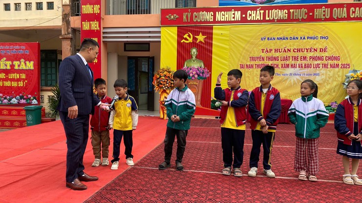 Truyền thông Luật Trẻ em, phòng chống tai nạn thương tích, xâm hại và bạo lực trẻ em năm 2025 tại trường TH Tích Giang và TH thị trấn Phúc Thọ- Ảnh 1.