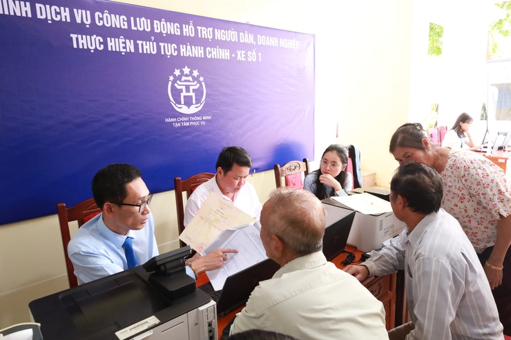Minh Châu triển khai mô hình dịch vụ công lưu động: đưa thủ tục hành chính đến gần với người dân- Ảnh 5.