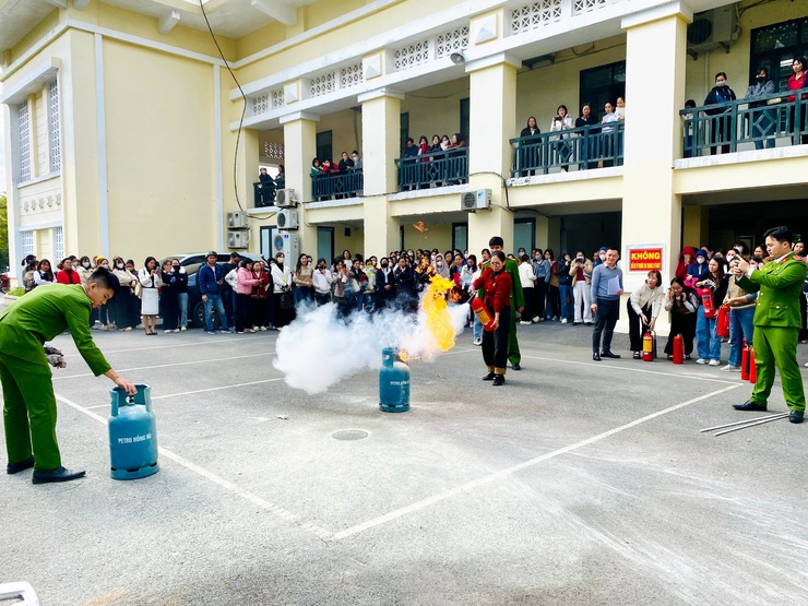 Tuyên truyền, tập huấn, phổ biến kiến thức về phòng cháy chữa cháy và cứu nạn cứu hộ trên địa bàn xã Ô Diên- Ảnh 3.