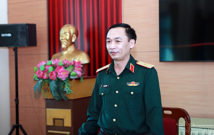 Chính uỷ Bộ Tư lệnh Thủ đô Hà Nội thăm, làm việc với Ban CHQS xã Nội Bài- Ảnh 6.