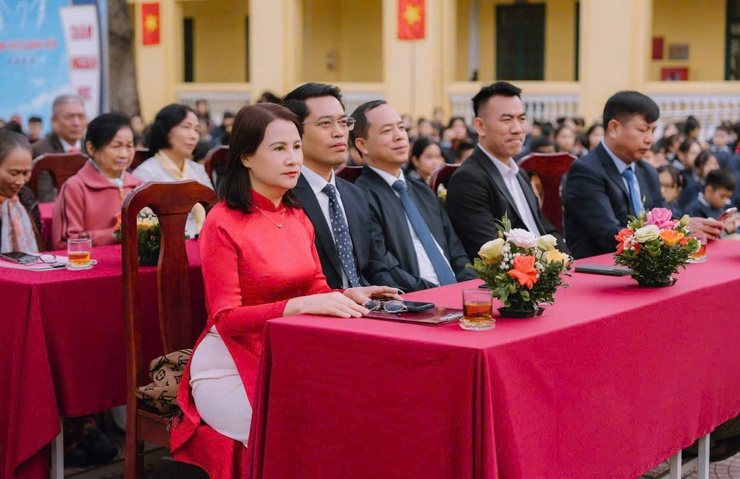 TRƯỜNG THCS QUANG TIẾN TỔ CHỨC KỶ NIỆM 43 NĂM NGÀY NHÀ GIÁO VIỆT NAM- Ảnh 3.