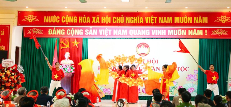 Rực rỡ sắc màu đoàn kết tại 37 thôn, 
Cụm dân cư trên địa bàn xã Chương Dương
- Ảnh 1.
