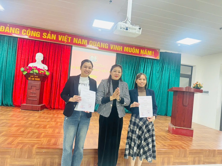 Tam Hưng vượt chỉ tiêu kết nạp đảng viên 6 tháng cuối năm 2025- Ảnh 4.