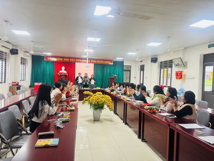 Tam Hưng vượt chỉ tiêu kết nạp đảng viên 6 tháng cuối năm 2025- Ảnh 5.