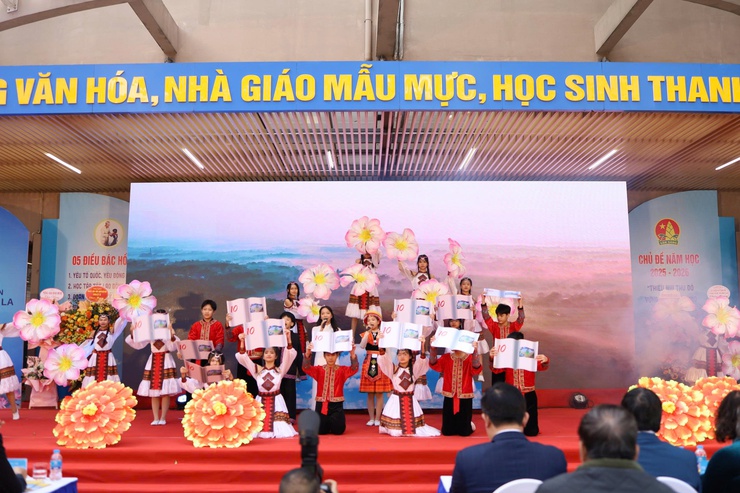 Trường THCS Xuân La: Hành trình 60 năm xây dựng và phát triển tạo nền tảng vững chắc cho thế hệ tương lai- Ảnh 5.