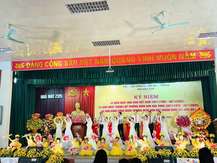 TRƯỜNG MẦM NON HOA SÚNG, XÃ SÓC SƠN TỔ CHỨC LỄ ĐÓN NHẬN TRƯỜNG ĐẠT CHUẨN QUỐC GIA MỨC ĐỘ 1- Ảnh 5.