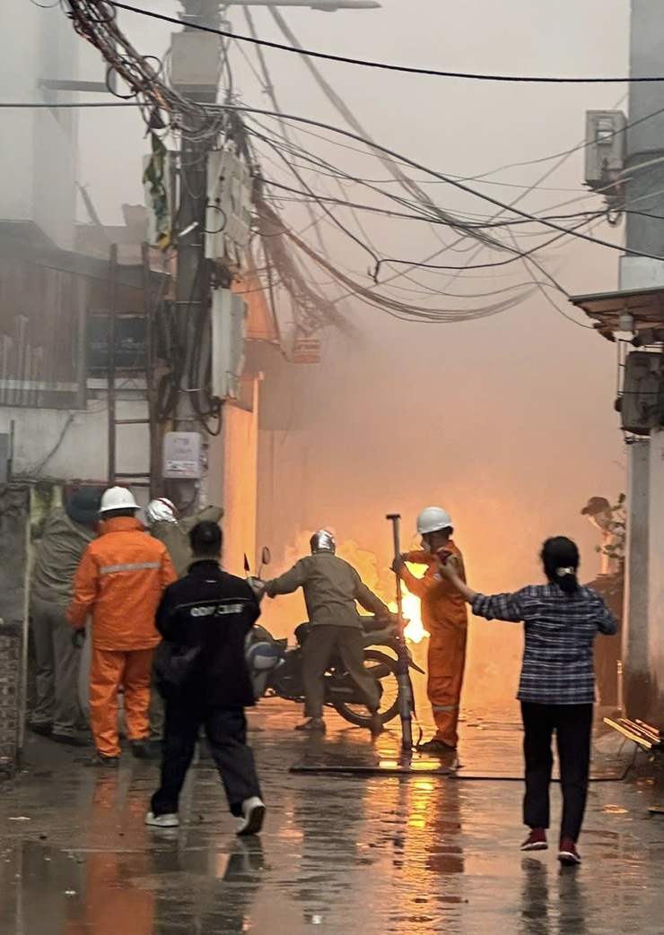 Thực tập phương án chữa cháy và CNCH tại khu dân cư nguy hiểm cháy nổ- Ảnh 1.