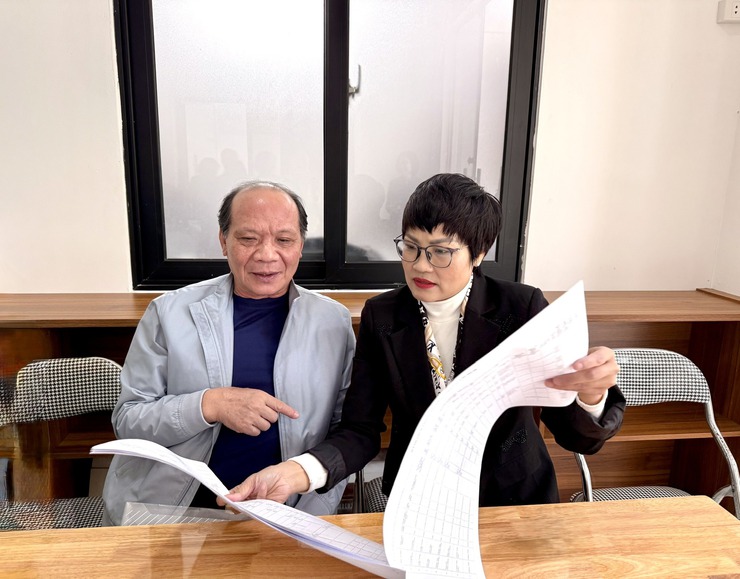 ĐẢNG ỦY PHƯỜNG KIM LIÊN QUYẾT TÂM LÀM SẠCH, CHUẨN HÓA DỮ LIỆU ĐẢNG VIÊN TRONG CHIẾN DỊCH 10 NGÀY ĐÊM- Ảnh 1.