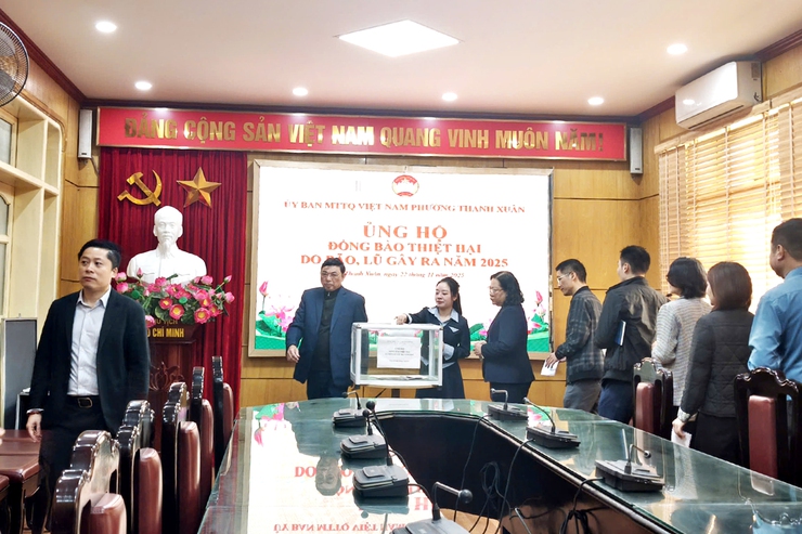 Phường Thanh Xuân phát động ủng hộ các tỉnh miền Trung, Tây Nguyên bị thiệt hại do bão lũ- Ảnh 2.