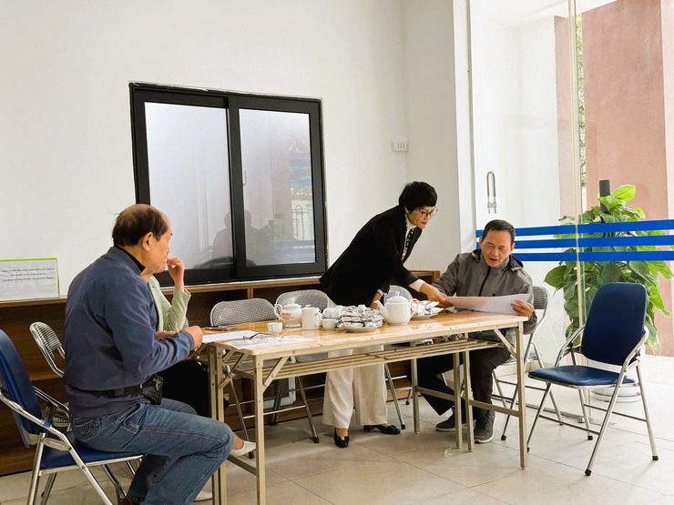 ĐẢNG ỦY PHƯỜNG KIM LIÊN QUYẾT TÂM LÀM SẠCH, CHUẨN HÓA DỮ LIỆU ĐẢNG VIÊN TRONG CHIẾN DỊCH 10 NGÀY ĐÊM- Ảnh 2.