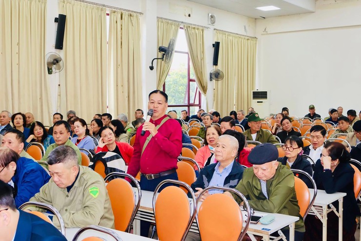 CÔNG AN PHƯỜNG KIM LIÊN TỔ CHỨC HỘI NGHỊ CÔNG AN LẮNG NGHE Ý KIẾN NHÂN DÂN, ĐỐI THOẠI TRỰC TIẾP VỀ THỦ TỤC HÀNH CHÍNH, GIẢI QUYẾT TTHC VÀ ĐÁNH GIÁ TÌNH HÌNH ANTT, GÓP Ý VỀ TRÁCH NHIỆM CỦA CSKV NĂM 2025- Ảnh 6.