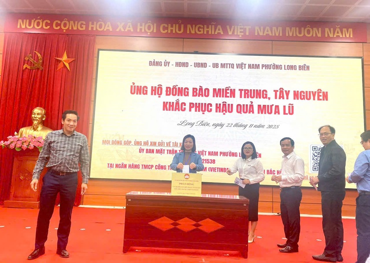 Phường Long Biên phát động ủng hộ đồng bào miền Trung, Tây Nguyên khắc phục hậu quả mưa lũ- Ảnh 2.