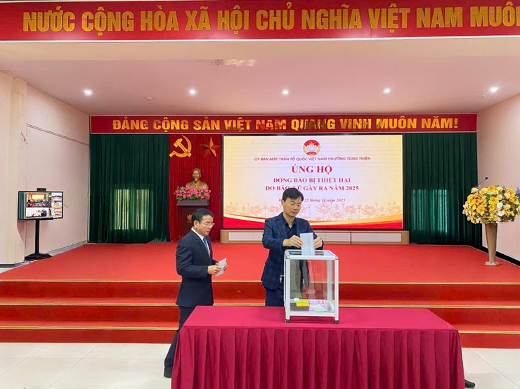 Phường Tùng Thiện phát động ủng hộ đồng bào miền Trung, Tây Nguyên khắc phục hậu quả mưa lũ- Ảnh 1.