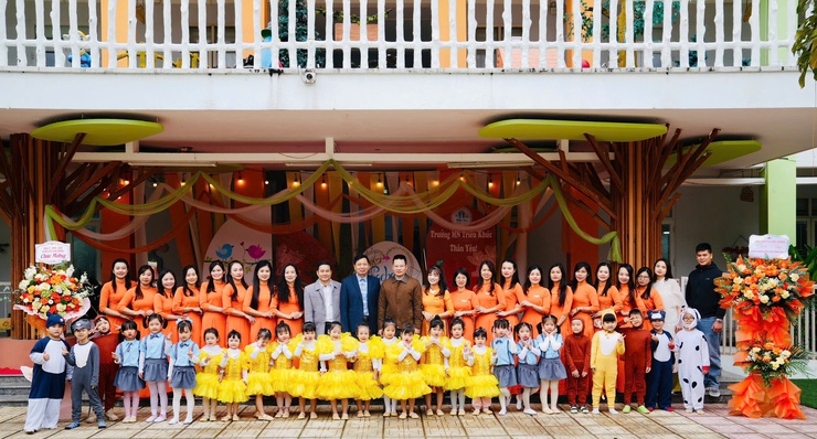 Phường Thanh Liệt: Tổ chức các đoàn công tác thăm, tặng hoa chúc mừng các nhà trường nhân Ngày Nhà giáo Việt Nam 20/11- Ảnh 12.