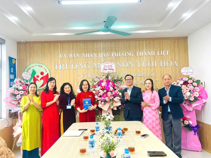 Phường Thanh Liệt: Tổ chức các đoàn công tác thăm, tặng hoa chúc mừng các nhà trường nhân Ngày Nhà giáo Việt Nam 20/11- Ảnh 13.