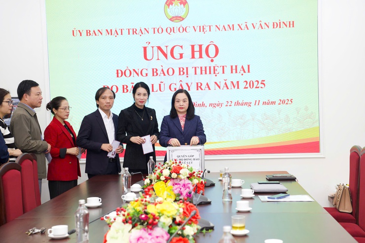 XÃ VÂN ĐÌNH PHÁT ĐỘNG ỦNG HỘ ĐỒNG BÀO MIỀN TRUNG - TÂY NGUYÊN KHẮC PHỤC HẬU QUẢ MƯA LŨ- Ảnh 1.