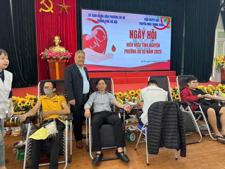 Lan tỏa nghĩa cử cao đẹp tại Ngày hội hiến máu tình nguyện phường Bồ Đề- Ảnh 2.