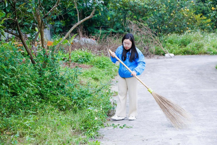Đoàn thanh niên xã Thượng Phúc ra quân “Ngày Chủ nhật xanh” lần thứ VIII năm 2025- Ảnh 3.