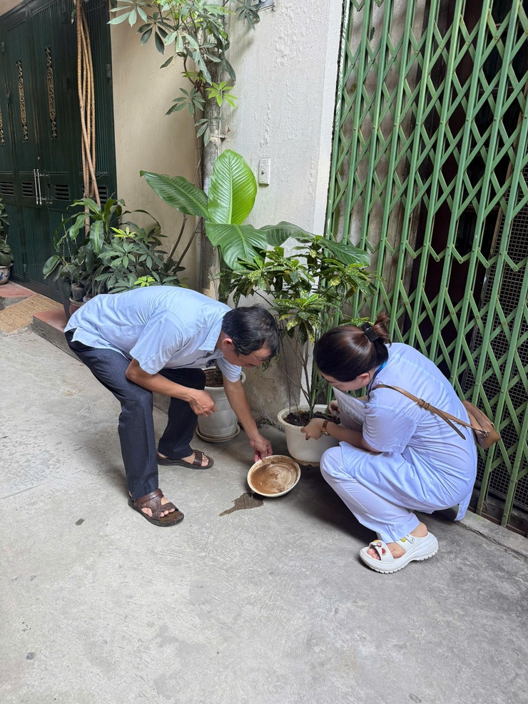 PHƯỜNG BA ĐÌNH RA QUÂN VỆ SINH MÔI TRƯỜNG, DIỆT BỌ GẬY PHÒNG CHỐNG SỐT XUẤT HUYẾT- Ảnh 4.