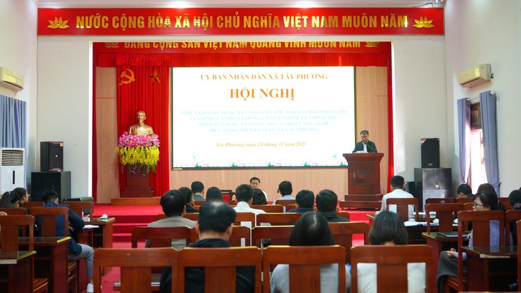 Xã Tây Phương đã tổ chức hội nghị triển khai kế hoạch cưỡng chế thu hồi đất tại dự án cụm công nghiệp làng nghề Hữu Bằng.- Ảnh 1.