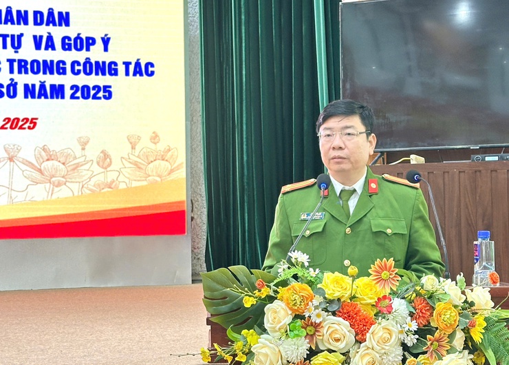 Công an xã tổ chức Hội nghị Công an lắng nghe ý kiến nhân dân; Đánh giá tình hình an ninh, trật tự và góp ý về trách nhiệm của Cảnh sát khu vực trong công tác bảo đảm an ninh, trật tự tại cơ sở năm 2025.- Ảnh 9.