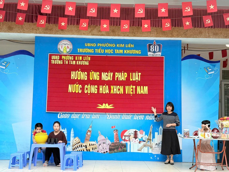 TRƯỜNG TIỂU HỌC TAM KHƯƠNG HƯỞNG ỨNG NGÀY PHÁP LUẬT VIỆT NAM 07/11/2025- Ảnh 1.