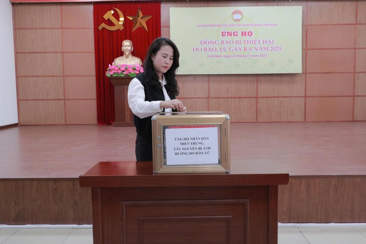 ỦY BAN MẶT TRẬN TỔ QUỐC VIỆT NAM PHƯỜNG LĨNH NAM PHÁT ĐỘNG ỦNG HỘ ĐỒNG BÀO MIỀN TRUNG, TÂY NGUYÊN KHẮC PHỤC HẬU QUẢ BÃO, LŨ- Ảnh 2.