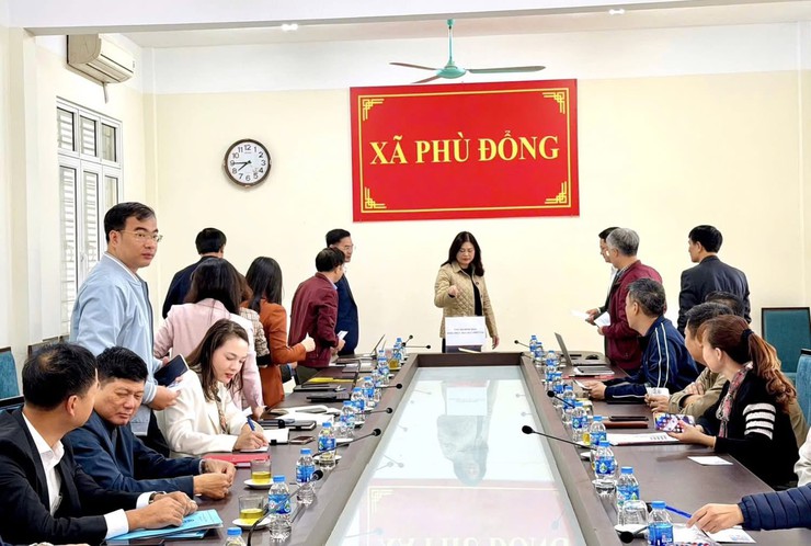 Xã Phù Đổng: Chia sẻ khó khăn với đồng bào bị ảnh hưởng mưa, lũ- Ảnh 1.