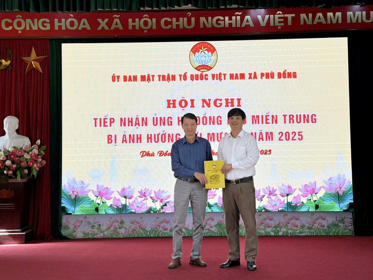 Xã Phù Đổng: Chia sẻ khó khăn với đồng bào bị ảnh hưởng mưa, lũ- Ảnh 3.