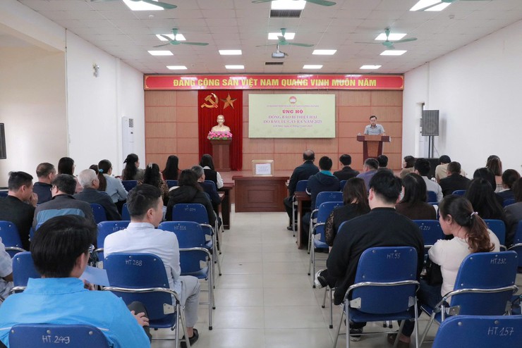 ỦY BAN MẶT TRẬN TỔ QUỐC VIỆT NAM PHƯỜNG LĨNH NAM PHÁT ĐỘNG ỦNG HỘ ĐỒNG BÀO MIỀN TRUNG, TÂY NGUYÊN KHẮC PHỤC HẬU QUẢ BÃO, LŨ- Ảnh 1.