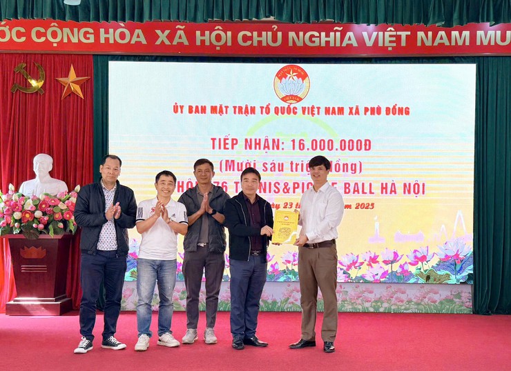 Xã Phù Đổng: Chia sẻ khó khăn với đồng bào bị ảnh hưởng mưa, lũ- Ảnh 4.