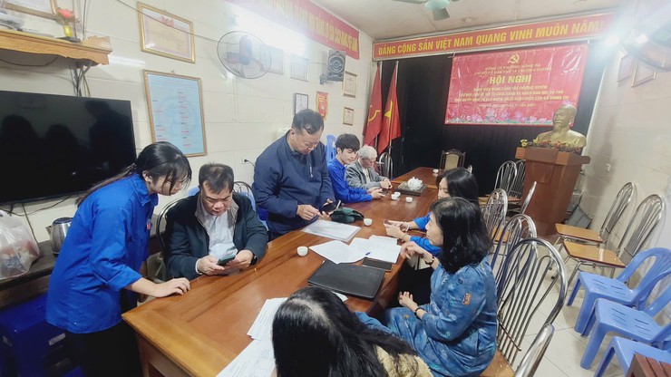 ĐOÀN THANH NIÊN PHƯỜNG HỒNG HÀ TÍCH CỰC THAM GIA CÔNG TÁC LÀM SẠCH VÀ CHUẨN HÓA DỮ LIỆU ĐẢNG VIÊN- Ảnh 1.