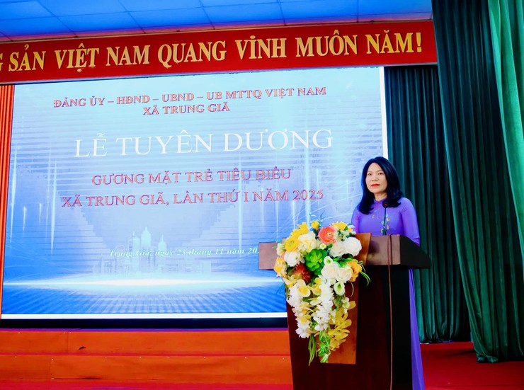 TRUNG GIÃ LONG TRỌNG TỔ CHỨC LỄ TUYÊN DƯƠNG GƯƠNG MẶT TRẺ TIÊU BIỂU NĂM 2025- Ảnh 2.