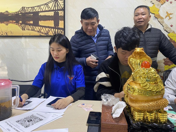 ĐOÀN THANH NIÊN PHƯỜNG HỒNG HÀ TÍCH CỰC THAM GIA CÔNG TÁC LÀM SẠCH VÀ CHUẨN HÓA DỮ LIỆU ĐẢNG VIÊN- Ảnh 4.