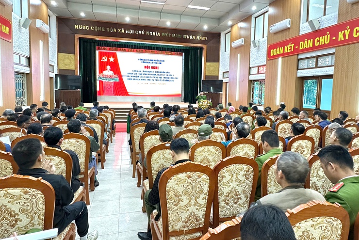 Công an xã tổ chức Hội nghị Công an lắng nghe ý kiến nhân dân; Đánh giá tình hình an ninh, trật tự và góp ý về trách nhiệm của Cảnh sát khu vực trong công tác bảo đảm an ninh, trật tự tại cơ sở năm 2025.- Ảnh 4.