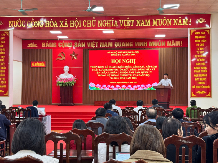 HỘI NGHỊ TRIỂN KHAI KẾ HOẠCH KIỂM ĐIỂM, ĐÁNH GIÁ, XẾP LOẠI CHẤT LƯỢNG TỔ CHỨC ĐẢNG, ĐẢNG VIÊN VÀ CÁN BỘ LÃNH ĐẠO, QUẢN LÝ NĂM 2025
 CỦA ĐẢNG BỘ XÃ DÂN HÒA
- Ảnh 1.