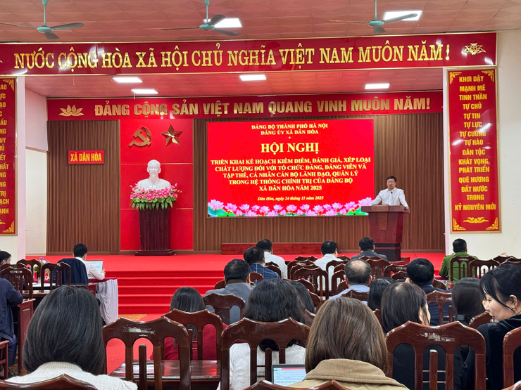 HỘI NGHỊ TRIỂN KHAI KẾ HOẠCH KIỂM ĐIỂM, ĐÁNH GIÁ, XẾP LOẠI CHẤT LƯỢNG TỔ CHỨC ĐẢNG, ĐẢNG VIÊN VÀ CÁN BỘ LÃNH ĐẠO, QUẢN LÝ NĂM 2025
 CỦA ĐẢNG BỘ XÃ DÂN HÒA
- Ảnh 8.