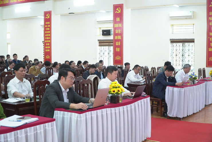 HỘI NGHỊ TRIỂN KHAI KẾ HOẠCH KIỂM ĐIỂM, ĐÁNH GIÁ, XẾP LOẠI CHẤT LƯỢNG TỔ CHỨC ĐẢNG, ĐẢNG VIÊN VÀ CÁN BỘ LÃNH ĐẠO, QUẢN LÝ NĂM 2025
 CỦA ĐẢNG BỘ XÃ DÂN HÒA
- Ảnh 3.