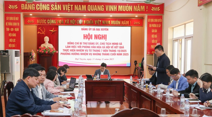 Đồng chí Bí thư Đảng uỷ, Chủ tịch HĐND xã chủ trì làm việc, trực tiếp chỉ đạo các nhiệm vụ thực hiện của Phòng Văn hóa - Xã hội- Ảnh 1.