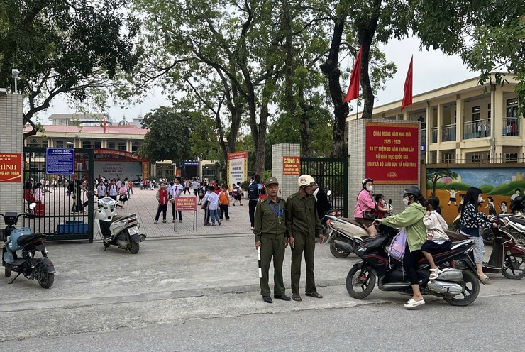 Phú Nghĩa: Nhiều chuyển biến tích cực sau thời gian triển khai mô hình “Cổng trường an toàn giao thông”- Ảnh 1.